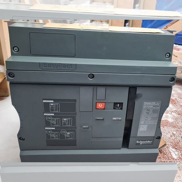 Вакуумный выключатель 1600A Schneider EasyPact