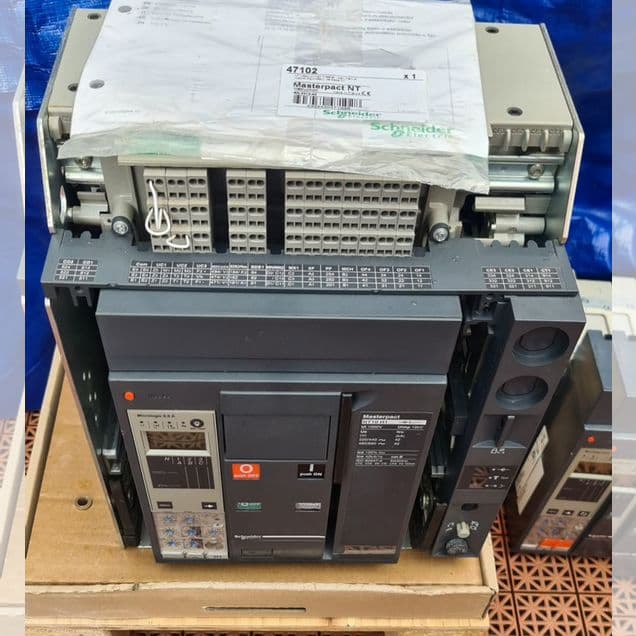 Автоматический выключатель 1000A Masterpact NT