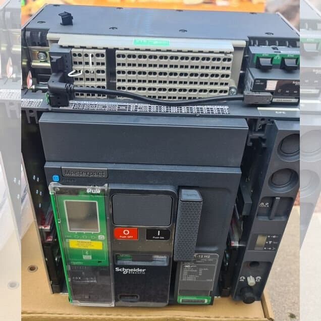 Автоматические выкл 1000A 1250А Masterpact MTZ1