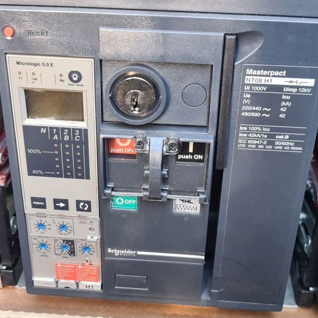 Автоматические выкл 800A выкатные Schneider NT800А