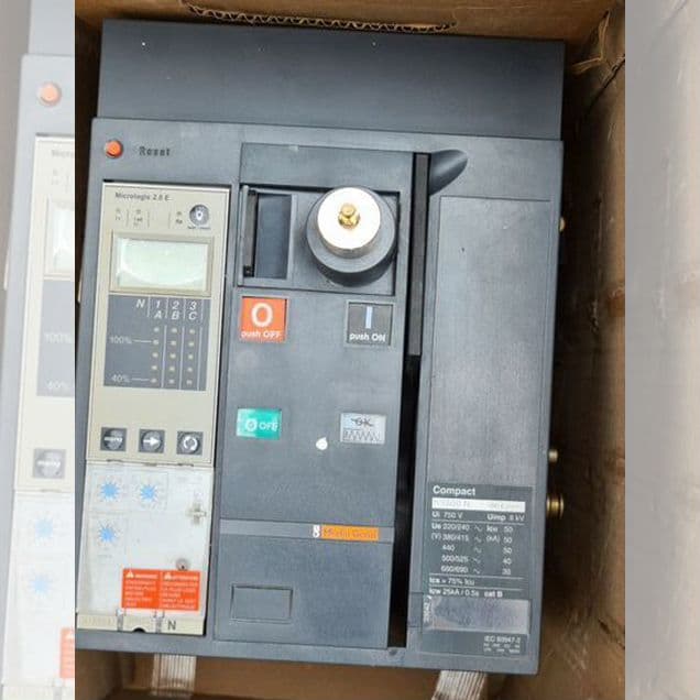 Автоматический выключатель Masterpact NS 800А
