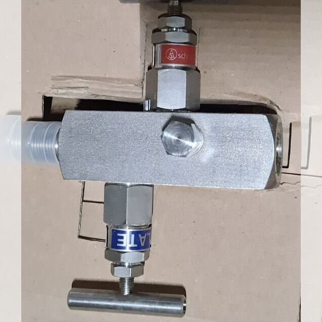 Вентиль запорно-спускной Schneider PN 420