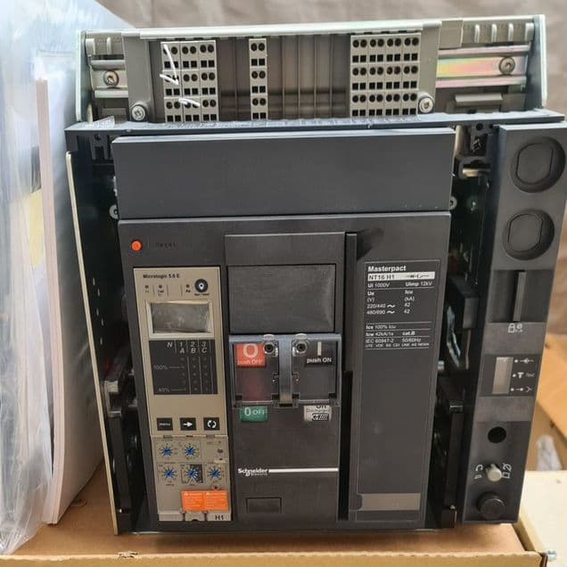 Автоматические выкл выкатные Schneider NT800-1600А
