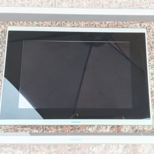 Cенсорная IP-панель оператора 10" Siemens PXM40-1